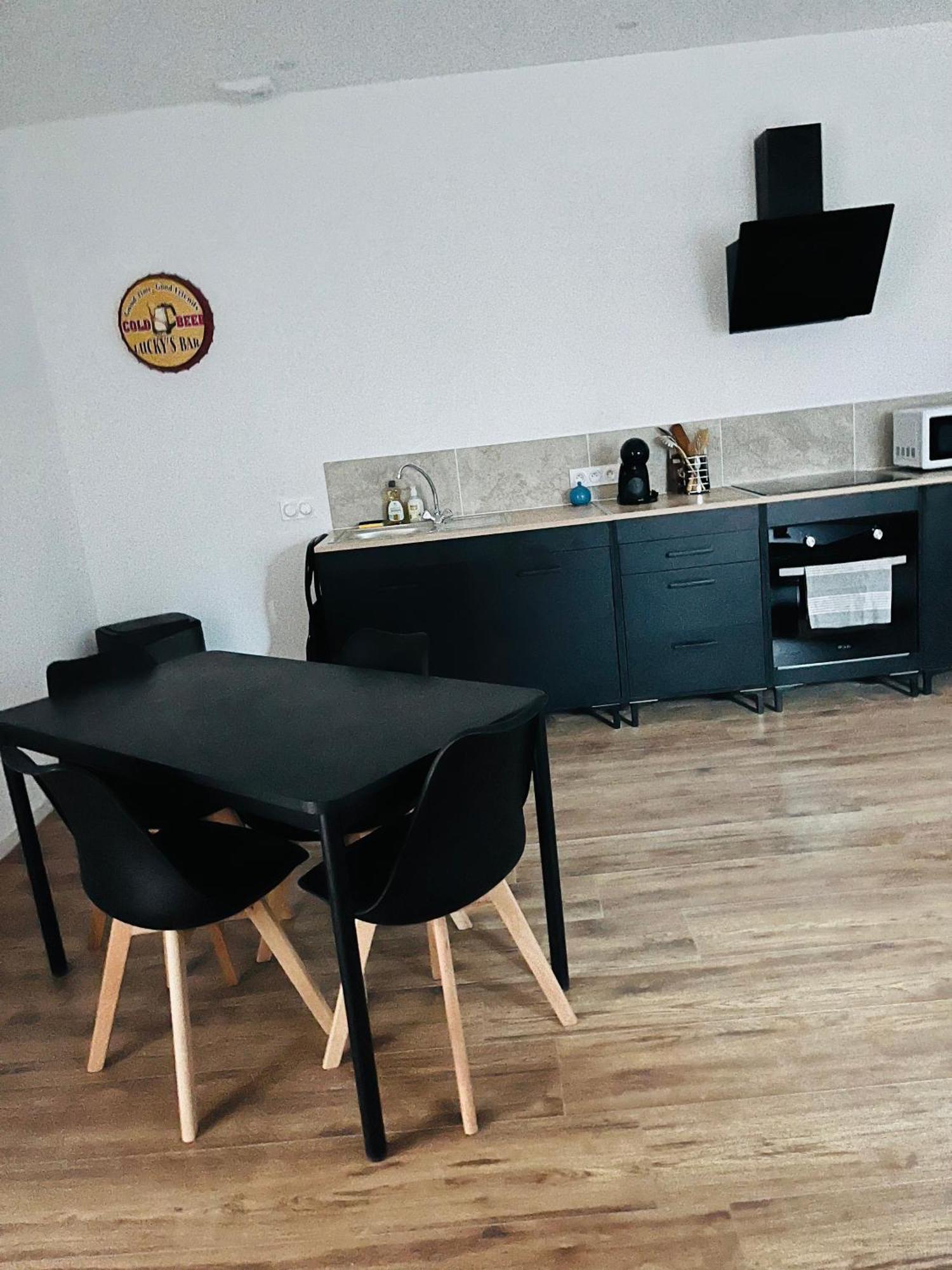 Logements 6 Pers A 15 Minutes D Angers Corné 外观 照片